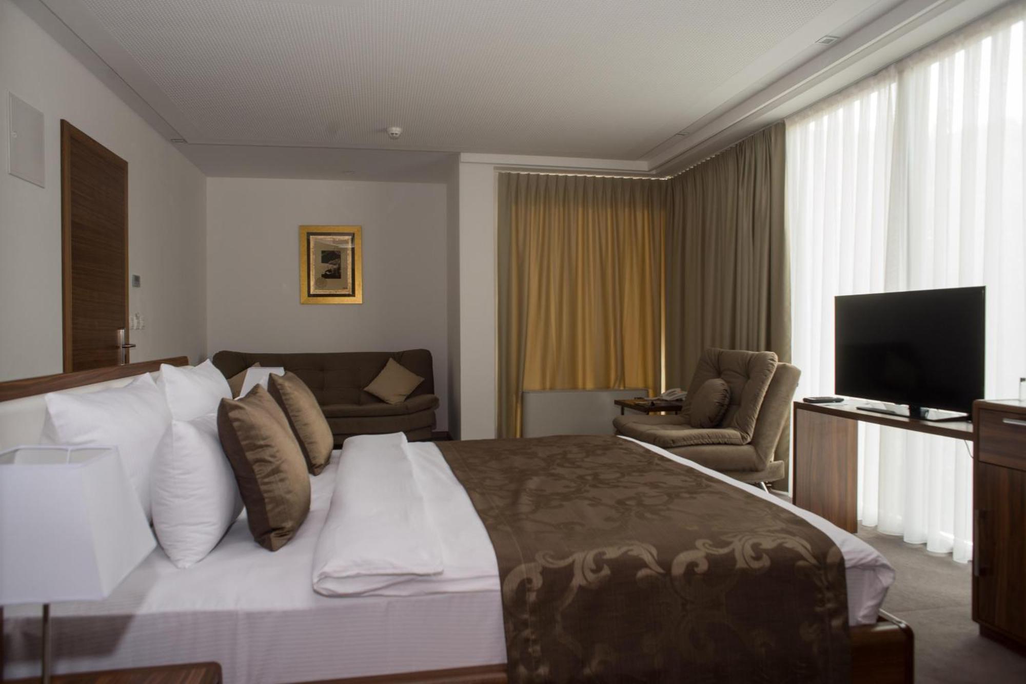 Hotel Royal Gold City SJJ Exterior foto